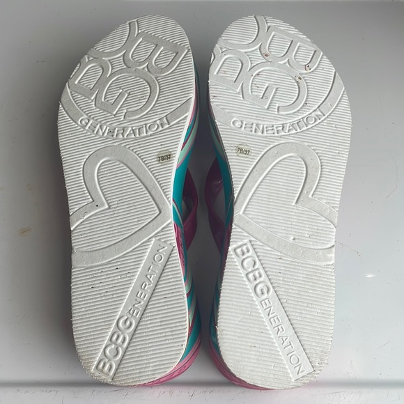 BCBGeneration wedge sandals flip-flops pink turquoise flowers women’s size 7 - Picture 9 of 10